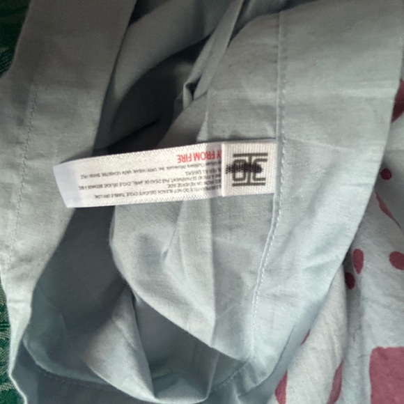 New without tags Urban Outfitters Home
Set of 2 Pillow shams Envelope back - Picture 4 of 7